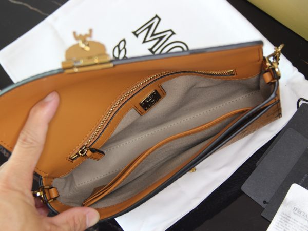 Mcm Medium Envelope Chain Flap Crossbody Bag - Image 9