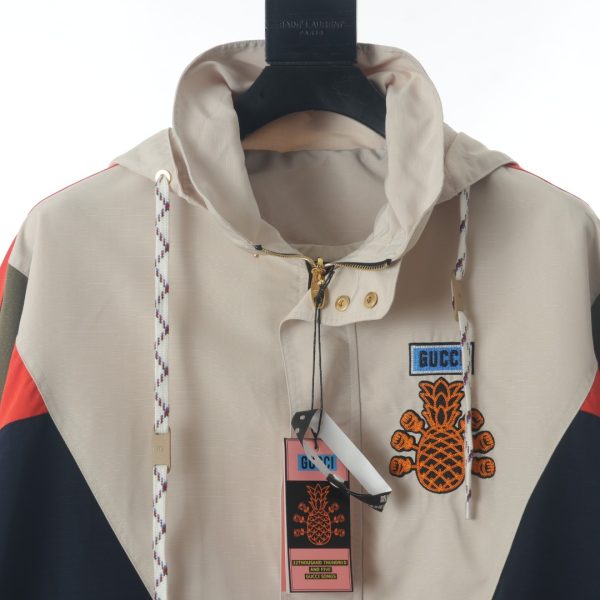 GUCCI 22FW Pineapple Embroidered Zipper Pocket Hooded Windbreaker Jacket - Image 3