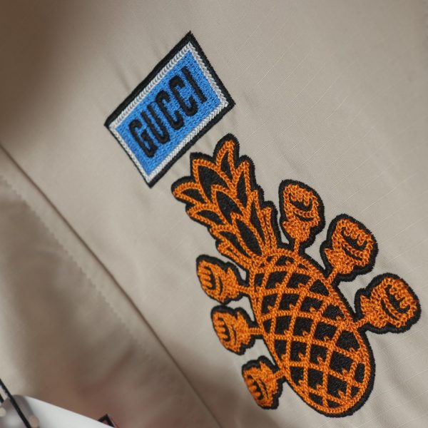 GUCCI 22FW Pineapple Embroidered Zipper Pocket Hooded Windbreaker Jacket - Image 5