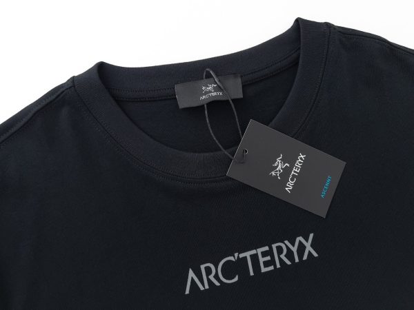 ARCTERYX bird ? 2023 spring and summer new foam alignment printing short-sleeved T-shirt - Image 5