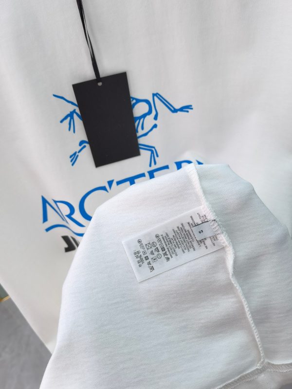 ARCTERYX Archeopteryx 2023 spring and summer new rabbit ? year joint limited edition male and female couple of the same style ? short-sleeved T-shirt - Image 10