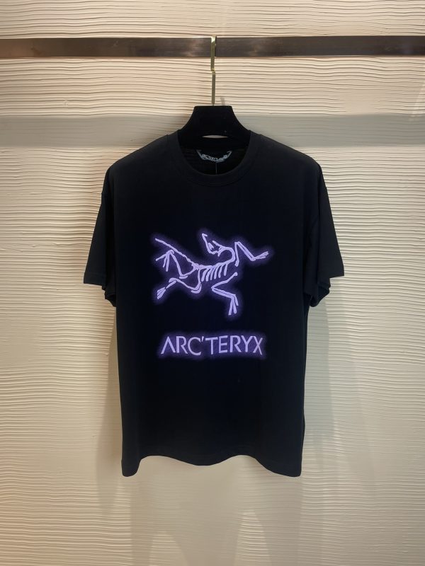 P100 Top Quality Arcteryx Archeopteryx 2023 New Chest Exquisite Printing Process 260g Pure Cotton Fabric Short Sleeve T-Shirt Black White XS-L - Image 3