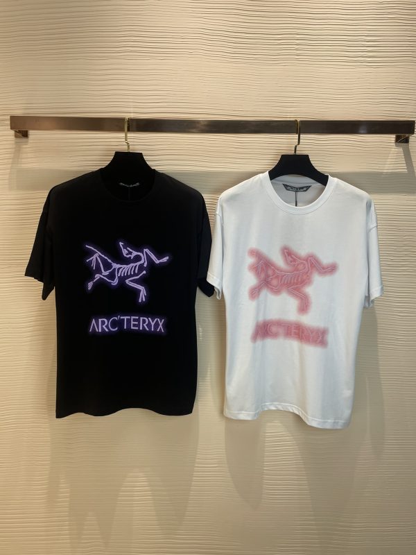 P100 Top Quality Arcteryx Archeopteryx 2023 New Chest Exquisite Printing Process 260g Pure Cotton Fabric Short Sleeve T-Shirt Black White XS-L - Image 5