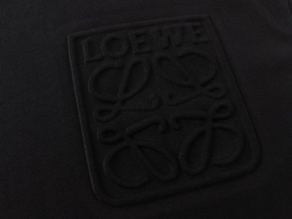 LOEWE / neon embroidery fluorescent powder short-sleeved T-shirt The effect of spraying monkeys on the chest is very recognizable   Each needle and thread is fine. Japanese Tajima embroidery machine hollow embroidery. This embroidery has a super three-dimensional effect and a density of more than 40,000 needles. - Image 6
