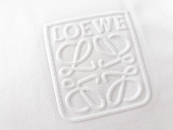 LOEWE / neon embroidery fluorescent powder short-sleeved T-shirt The effect of spraying monkeys on the chest is very recognizable   Each needle and thread is fine. Japanese Tajima embroidery machine hollow embroidery. This embroidery has a super three-dimensional effect and a density of more than 40,000 needles. - Image 15