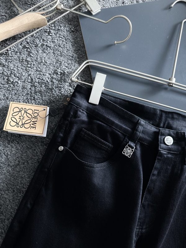 LOEWE / 2023 spring and summer new European counters Super A purchasing level overseas trading company order source, top original single high-end men's custom fashion slim straight-leg jeans - Image 6