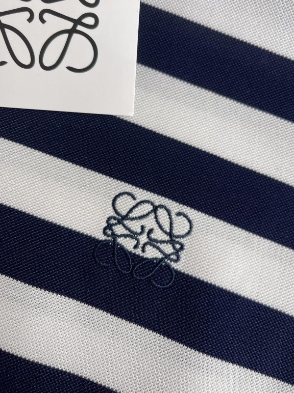 Loewe's 2023 latest lapel short-sleeved POLO shirt! High-end goods are coming! Special official website hot spring and summer Milan Fashion Week catwalk new products: men's must-have items - Image 5
