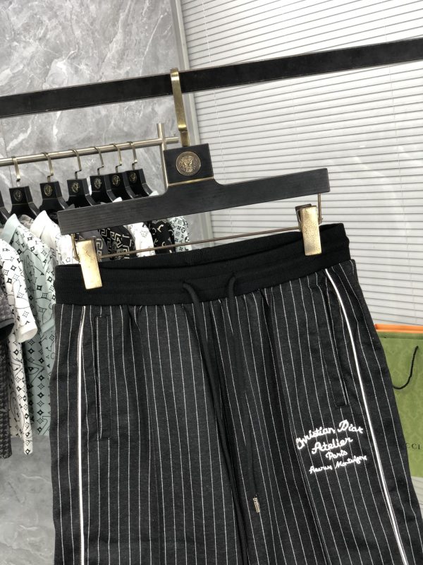 DIOR 2023 summer new casual shorts, the upper body is very comfortable to wear, the trousers are cut in 1:1, the hallowed casual shorts - Image 4