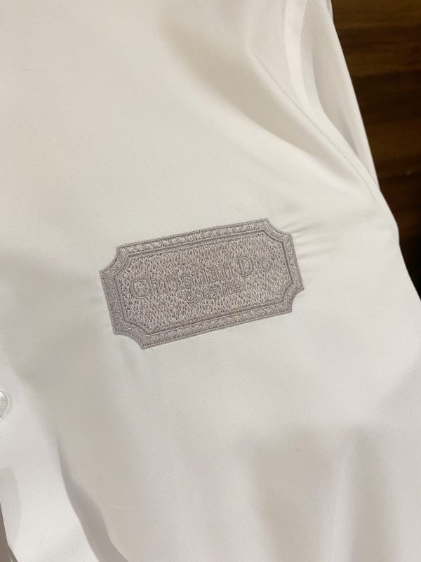 DIOR 2023 early spring new product counter casual long-sleeved shirt! Perfectly embroidered logo text, seamless tailoring Imported 80-count ultra-high-count mulberry silk cotton - Image 7