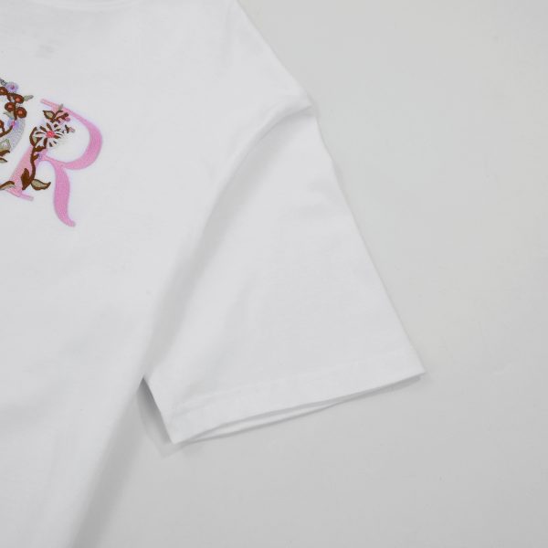 The DIOR gradient flower embroidery logo is exquisitely upgraded, inspired by the retro of the 1980s original fabric - Image 5