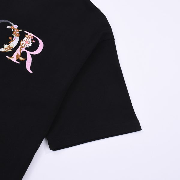 The DIOR gradient flower embroidery logo is exquisitely upgraded, inspired by the retro of the 1980s original fabric - Image 12
