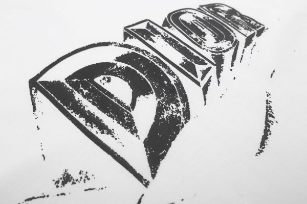 DioR／Fall23 TEARS series LOGO graffiti T-shirt, the most popular official tears series, the fabric is made of pure cotton combed cotton fabric - Image 5