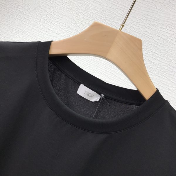 Dior 2023 spring and summer new classic remodeling CD ICON logo short-sleeved T-shirt; this white T-shirt combines elegant temperament and casual style - Image 6