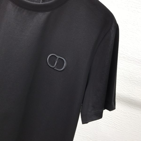 Dior 2023 spring and summer new classic remodeling CD ICON logo short-sleeved T-shirt; this white T-shirt combines elegant temperament and casual style - Image 7