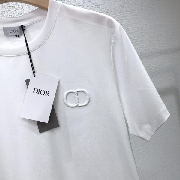 Dior 2023 spring and summer new classic remodeling CD ICON logo short-sleeved T-shirt; this white T-shirt combines elegant temperament and casual style - Image 10