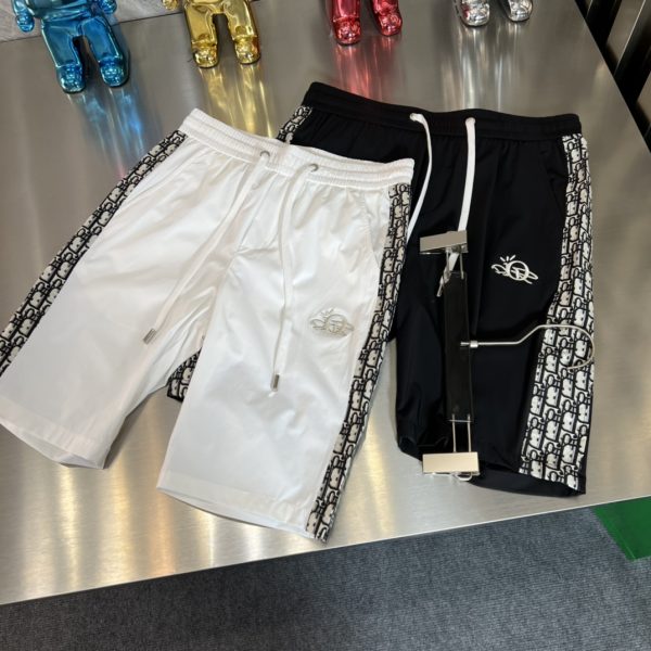 Dior/ spring and summer new products three standard complete shorts casual pants good products do not need too much introduction see details counter size: M-3XL