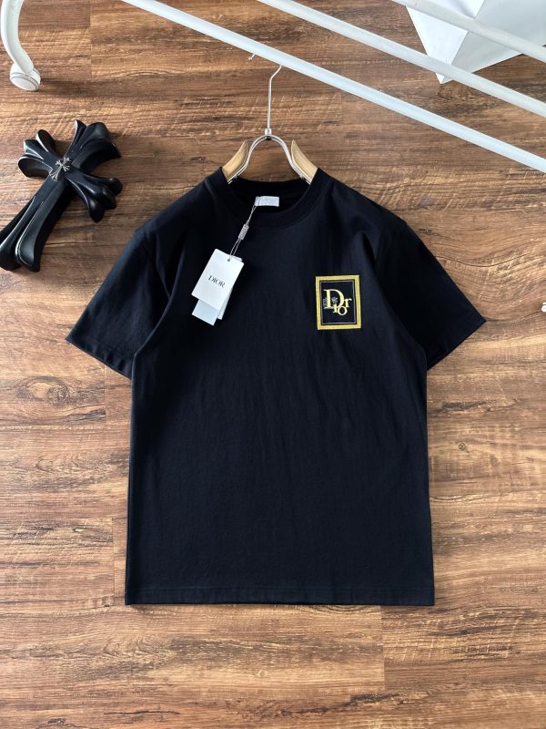 Dior 2023 spring and summer new short-sleeved T-shirt! Channel boutique! The latest fashion temperament will extend the charm infinitely to the unique charm of fashion