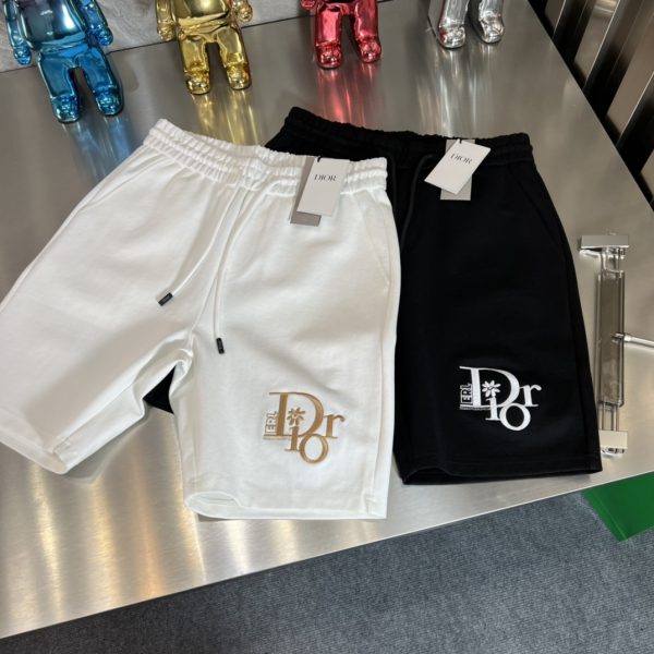 Dior/ spring and summer new products three standard complete shorts casual pants good products do not need too much introduction see details counter size: M-3XL