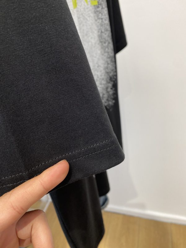 Celine, 2023 new short-sleeved T-shirt, handsome and fashionable, top printed letter logo on the chest - Image 7