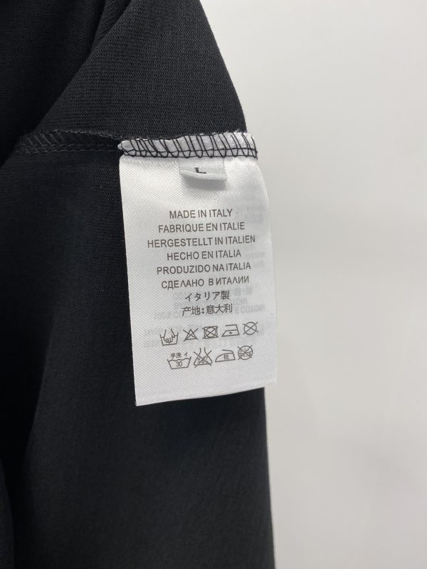 Celine, 2023 new short-sleeved T-shirt, handsome and fashionable, top printed letter logo on the chest - Image 9