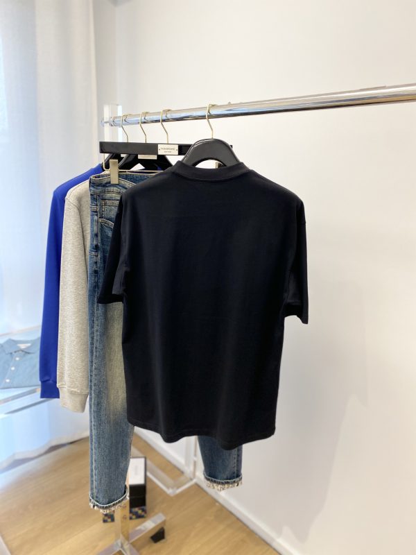 Celine, 2023 new short-sleeved T-shirt, handsome and fashionable, top printed letter logo on the chest - Image 10
