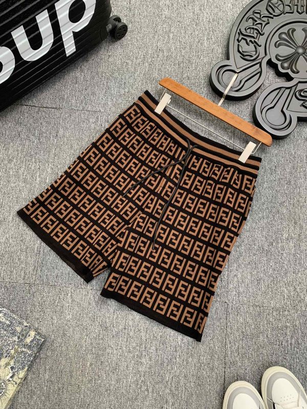 Fendi 2022ss early autumn new knitted shorts, made of 380g thick fabric, drawn by imported Tajima embroidery machine, customized accessories