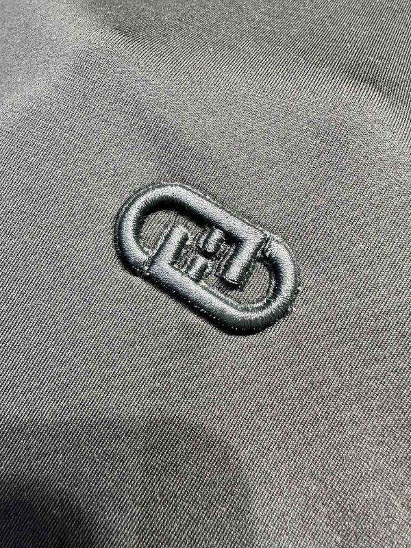 Fendi23ss counter with the same round neck short-sleeved T-shirt custom fabric The fabric is made of original elastic suede skin-friendly fabric - Image 8