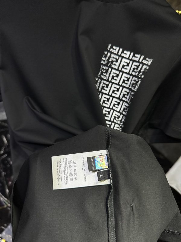 Fendi23ss counter with the same round neck short-sleeved T-shirt custom fabric The fabric is made of original elastic suede skin-friendly fabric - Image 8