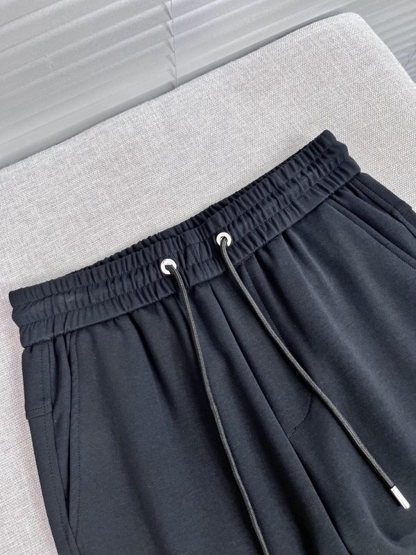 Fendi short-sleeved shorts suit, 2023AW high-end short-sleeved with cotton casual pants ?Indispensable all-match weapon in the wardrobe - Image 9