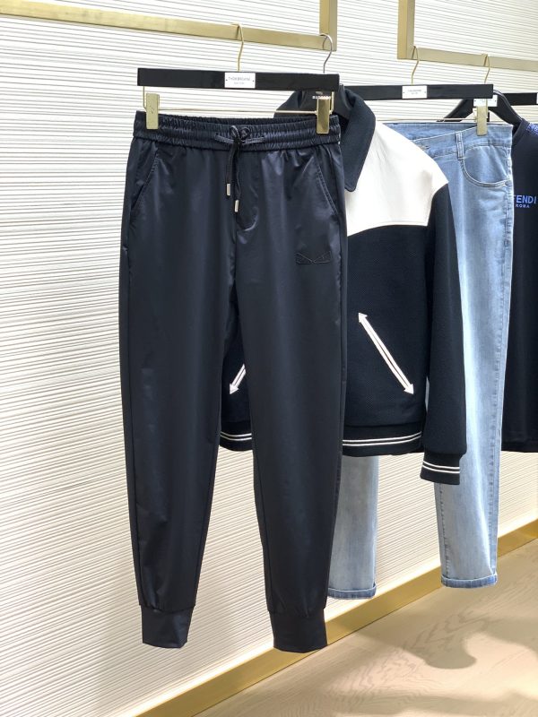 FENDI, the newest product in the spring of 2023, is available at counters at the same time, original order, fashionable casual pants, imported original fabric, exquisite printing process letter pattern logo