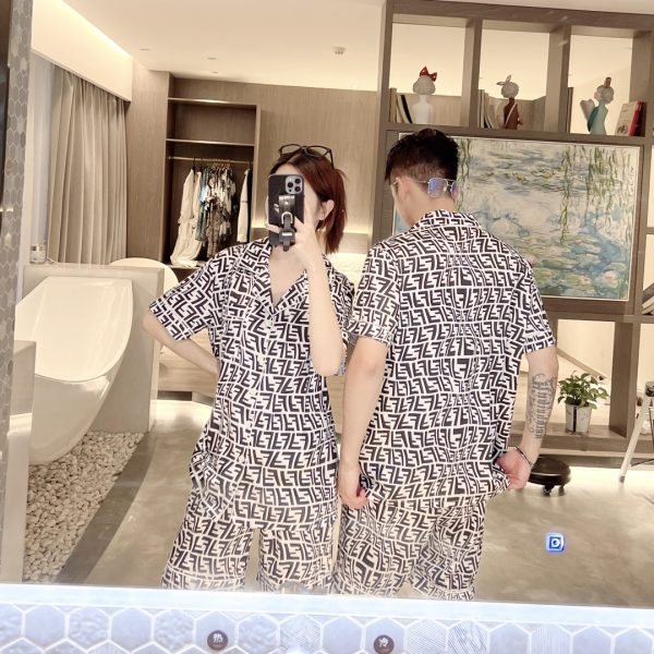 2023 FENDI Homewear High-definition Korean silk fabrics are skin-friendly, soft and comfortable for couples M～XXXL - Image 4