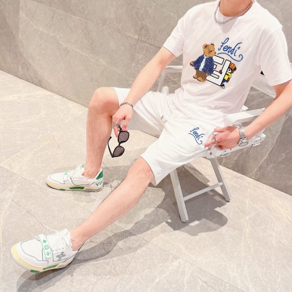 Brand [FENDI] 2023 new men's short-sleeved shorts suit! Synchronous sales on the official website! High-end version on the market! Delicate and soft - Image 4
