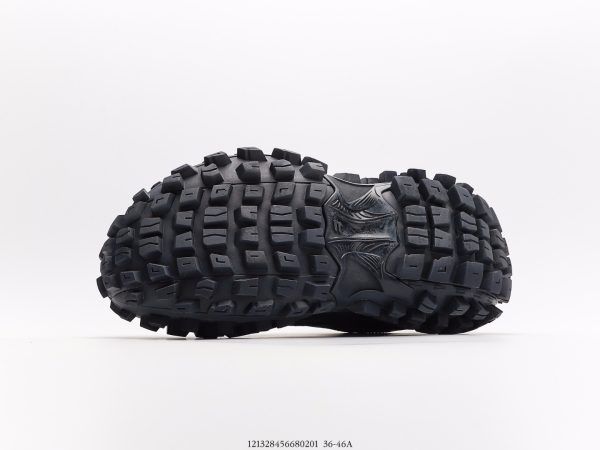 BALENCIAGA Defender Rubber Platform Sneakers Defender series low-top tank track tire type off-road outdoor outdoor heightened thick-soled casual sports jogging shoes - Image 4