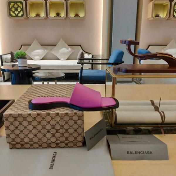 Balenciaga2023 (2023 official latest printed B-pattern magnet folding box packaging) Multi-color spring and summer beauty ? (Top version, exclusive release.) Balenciaga? brand "moon-shaped hollow inside", net red big head drag. ?The much-anticipated casual model? - Image 6