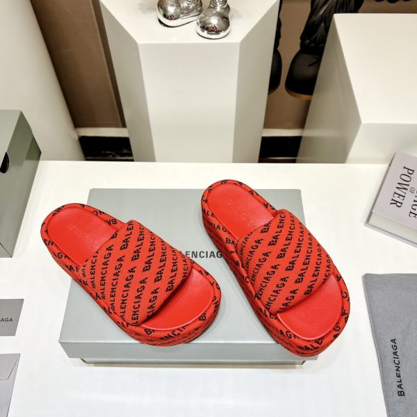Must-have slippers in this IN era Balenciaga Internet celebrity with the same style muffin sandals - Image 9