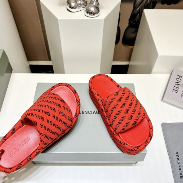 Must-have slippers in this IN era Balenciaga Internet celebrity with the same style muffin sandals - Image 4