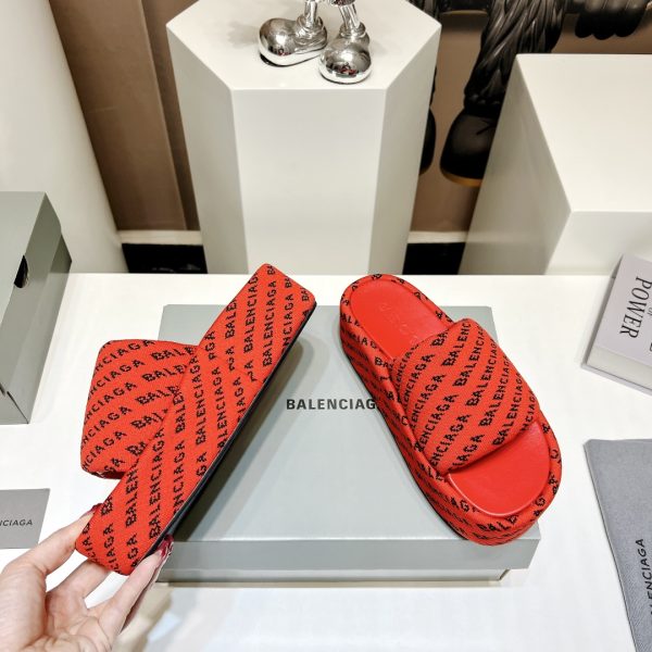 Must-have slippers in this IN era Balenciaga Internet celebrity with the same style muffin sandals - Image 3