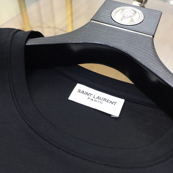 《Ysl..》?2023 spring and summer new round neck short-sleeved T-shirt. The three standards are complete, the details are perfect, and the imported high-count mercerized fabric is very soft. - Image 7