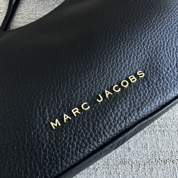Marc Jacobs Underarm Bag New Lychee Pattern Top Layer Cowhide Single Shoulder Messenger Shoulder Strap Detachable Adjustable Length Dust Bag Black - Image 4