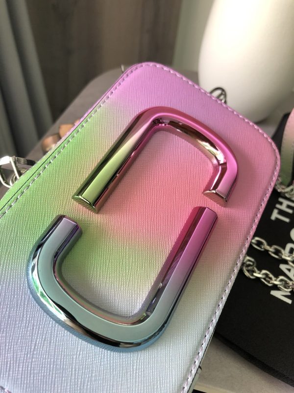 THE Marc Jacobs Vertical Phone Bag Saffiano Leather iridescent Model M0016803—301 - Image 4